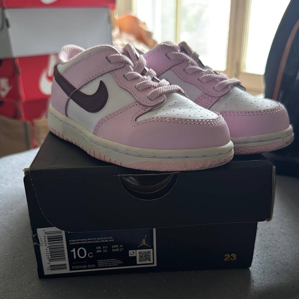 Nike Pink and White Sneakers Air Jordan 1